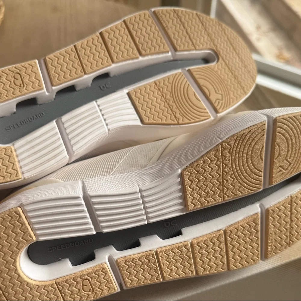 Brand new On Running The Roger Spin dew/savannah Athletic Shoes Women’s 8.5 - Picture 3 of 3
